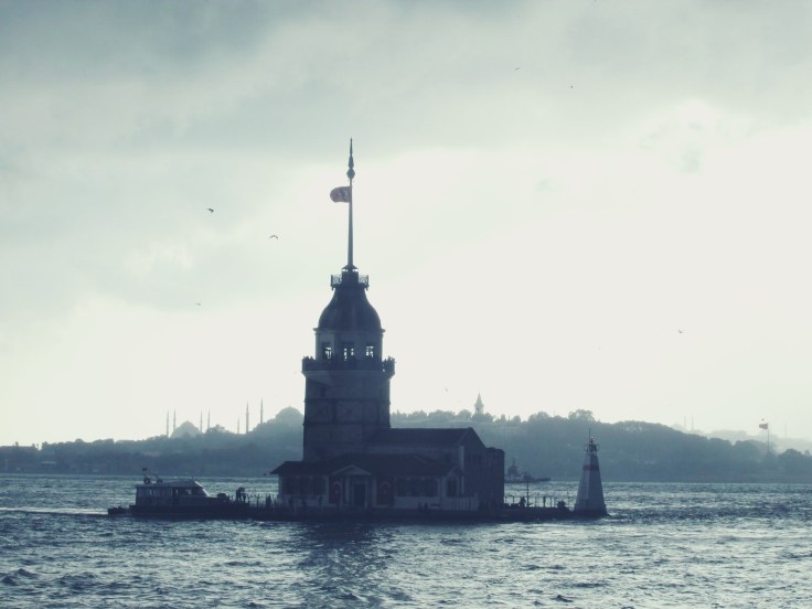 Fırtınadan Önce O Kız